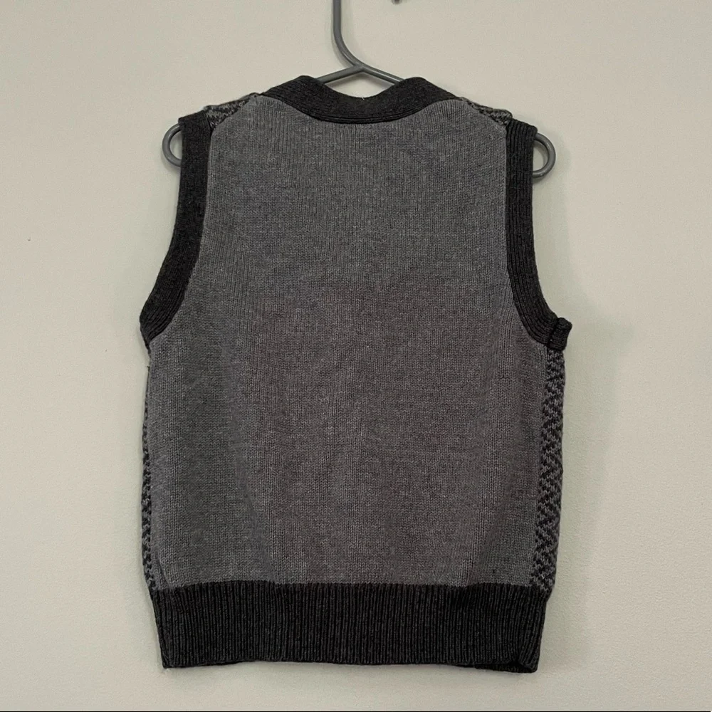 NWT - Baby Gap Gray Sweater Vest - Size: 3 - Picture 2 of 2